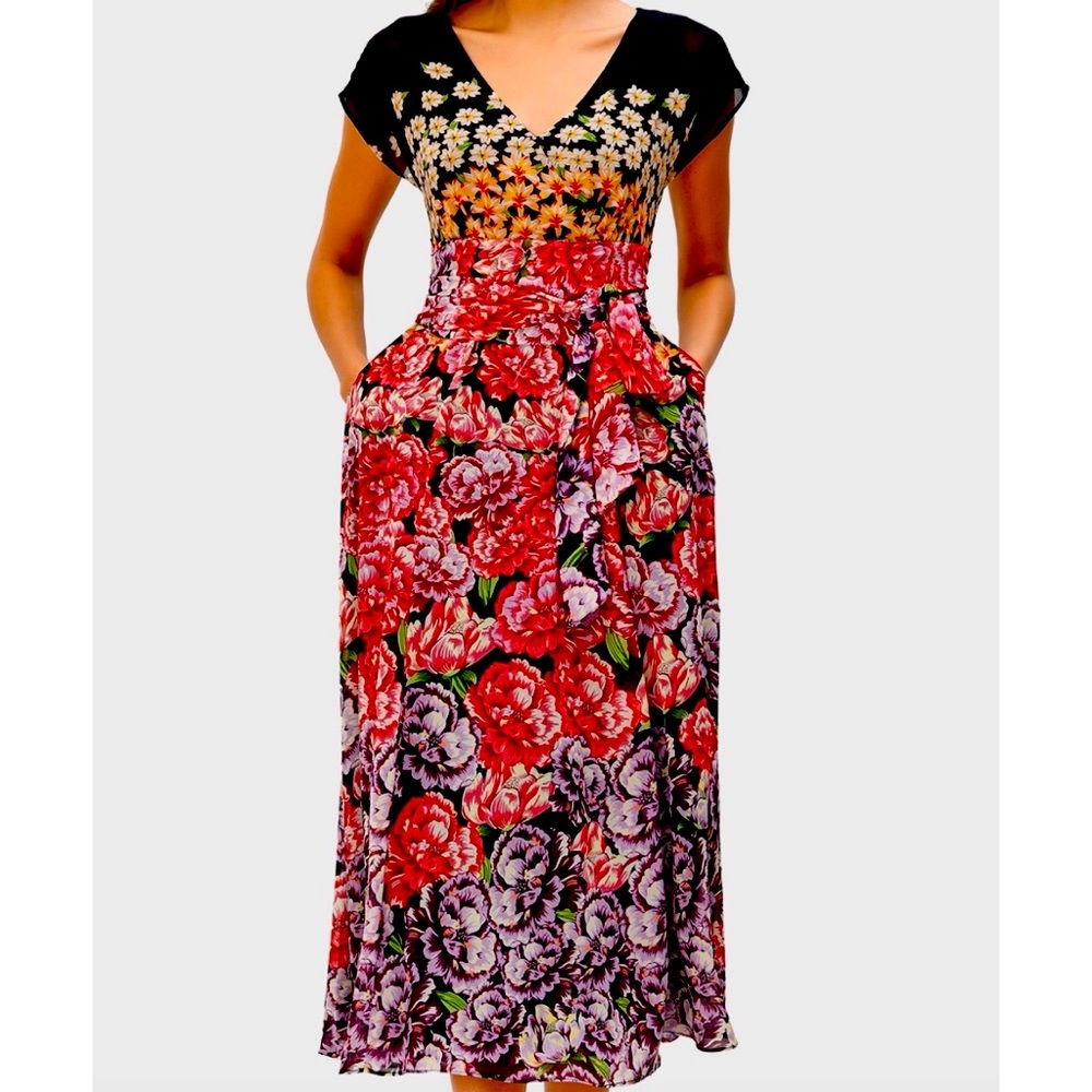 Surplice maxi dress in floral georgette print. Women’s size 10.
